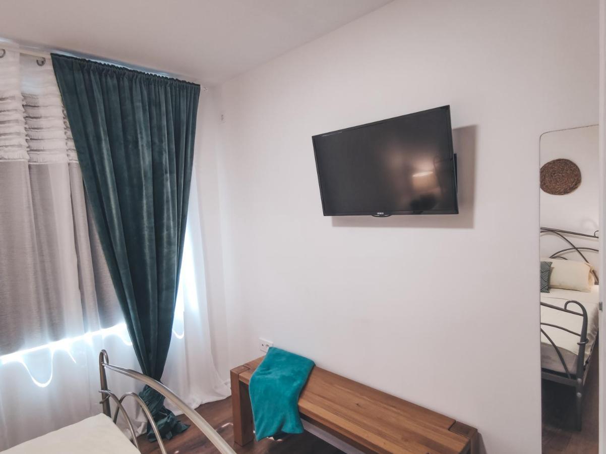Villa-Apartments Bognar Velika 外观 照片